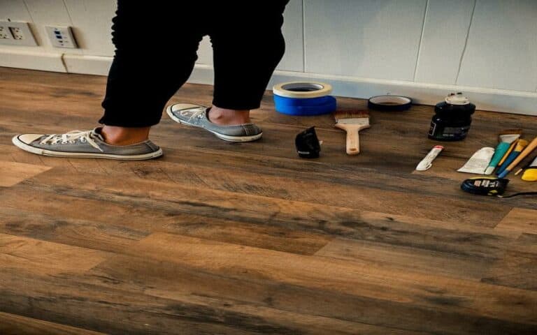 7-Step Guide: How to Fix a Broken Laminate Floor?