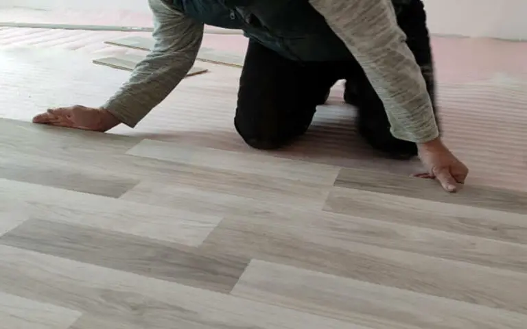 Can laminate flooring get mold?